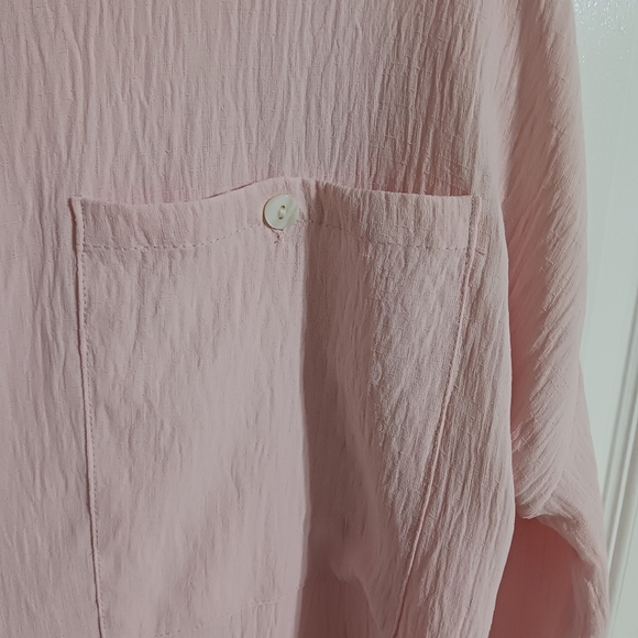 Light pink Cozy Co. by Cozy Casual button front blouse with rolled sleeves size - Picture 8 of 11